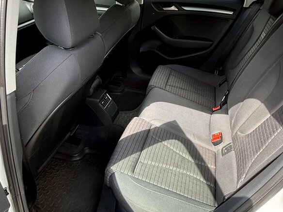 2016 Audi A3 III (8V), белый, 1900000 рублей - вид 11