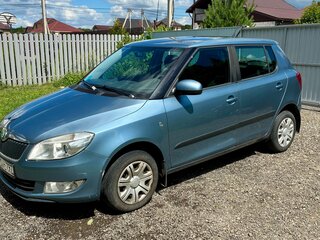 2011 Skoda Fabia II Рестайлинг, серый, 600000 рублей, вид 2