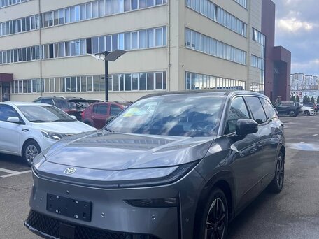 2026 Toyota bZ3X 58.3 kWh, серый, 2810000 рублей, вид 3