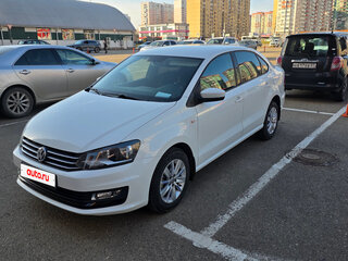 2017 Volkswagen Polo V Рестайлинг, белый, 1000000 рублей, вид 1