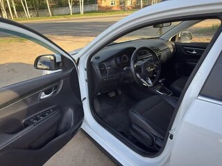 2017 Kia Rio X-Line IV, белый, 1539000 рублей, вид 5