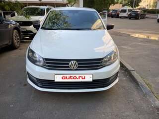 2017 Volkswagen Polo V Рестайлинг, белый, 1020000 рублей, вид 2