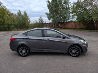 2012 Hyundai Solaris I, серый, 645000 рублей, вид 4