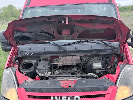 2009 Iveco Daily, красный, 380000 рублей, вид 4