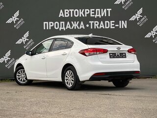 2017 Kia Cerato III Рестайлинг (Classic), белый, 1290000 рублей, вид 5