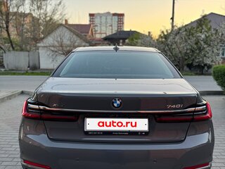 2020 BMW 7 серии Long 740Li xDrive VI (G11/G12) Рестайлинг, серый, 5700000 рублей, вид 4