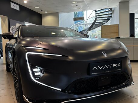 Avatr 12