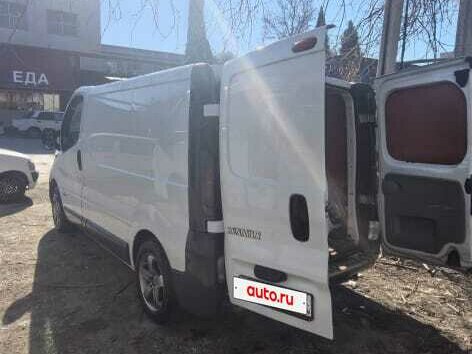 2004 Renault Trafic, белый, 1200000 рублей - вид 4