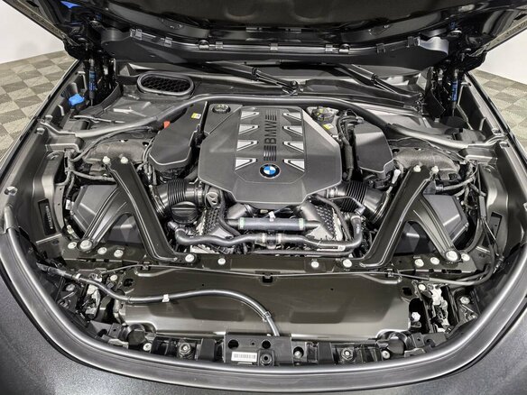2025 BMW 7 серии 760i xDrive VII (G70), чёрный - вид 9