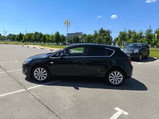 2014 Opel Astra J Рестайлинг, чёрный, 700000 рублей, вид 3
