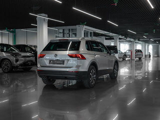 2019 Volkswagen Tiguan II, серебристый, 2330000 рублей, вид 5