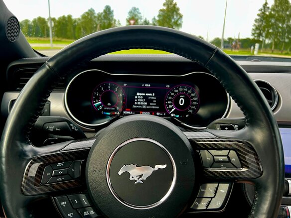 2023 Ford Mustang VI Рестайлинг, чёрный, 3100000 рублей - вид 8