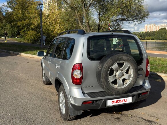 2011 Chevrolet Niva I Рестайлинг, серый, 450000 рублей - вид 3
