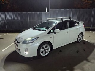 2010 Toyota Prius III (XW30), белый, 1150000 рублей, вид 1