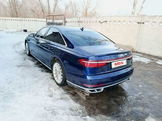 2018 Audi A8 Long 50 TDI IV (D5), синий, 4032000 рублей, вид 4