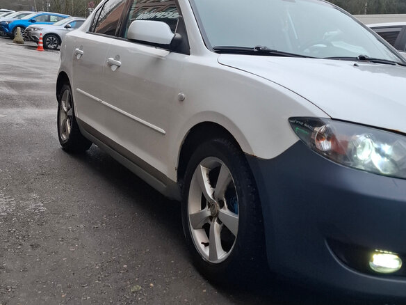 2006 Mazda 3 I (BK), белый, 300000 рублей - вид 2