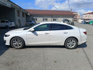 2018 Chevrolet Malibu IX Рестайлинг, белый, 1750000 рублей, вид 4