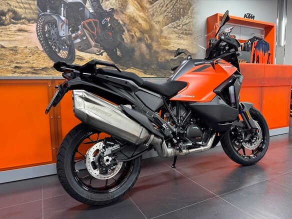 2025 KTM 1390 Super Adventure, оранжевый - вид 16