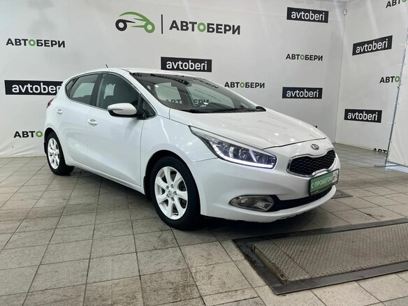 2014 Kia Ceed II, белый - вид 2