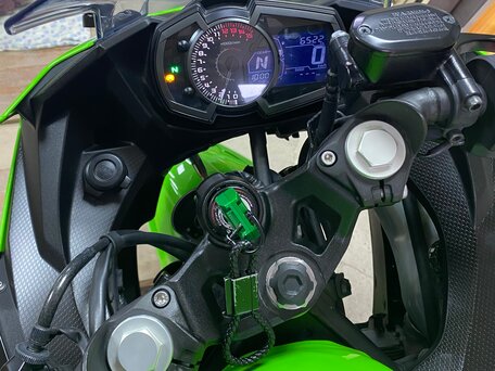 2019 Kawasaki Ninja 400, зелёный, 630000 рублей, вид 2
