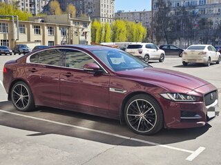 2016 Jaguar XE I, красный, 1850000 рублей, вид 2