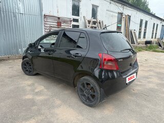 2007 Toyota Yaris II, чёрный, 290000 рублей, вид 2