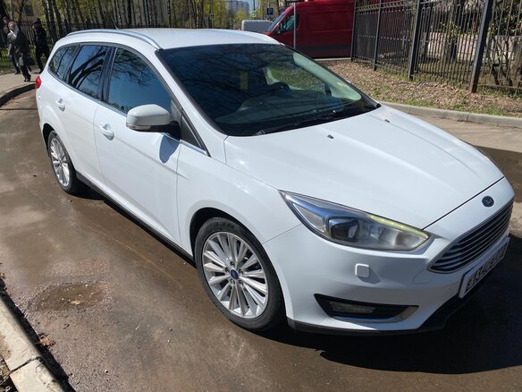 2016 Ford Focus III Рестайлинг, белый, 1050000 рублей - вид 2