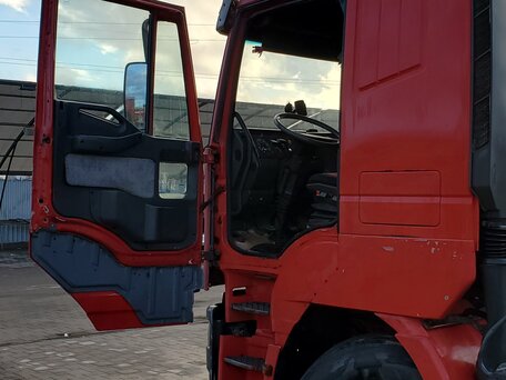 2001 Iveco EuroStar, красный, 650000 рублей, вид 4