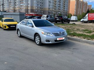 2011 Toyota Camry VI (XV40) Рестайлинг, серебристый, 1295000 рублей, вид 3