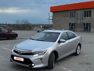 2012 Toyota Camry VII (XV50), серебристый, 1390000 рублей, вид 3