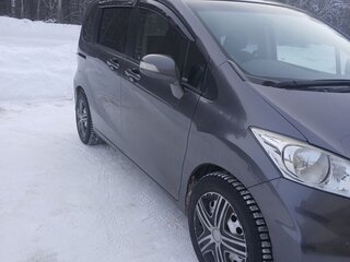 2013 Honda Freed I Рестайлинг, серый, 1350000 рублей, вид 5