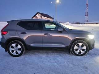 2021 Volvo XC40 I, серый, 3290000 рублей, вид 3