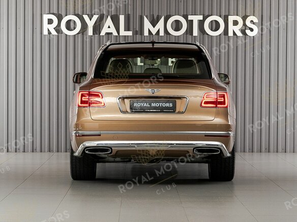 2016 Bentley Bentayga I, коричневый, 7990000 рублей - вид 3