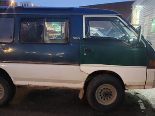 1990 Mitsubishi Delica III, зелёный, 370000 рублей, вид 3