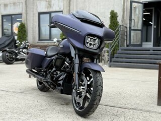 2025 Harley-Davidson Street Glide, фиолетовый, 3750000 рублей, вид 2