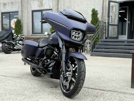 2025 Harley-Davidson Street Glide, фиолетовый, 3750000 рублей, вид 2
