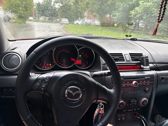 2005 Mazda 3 I (BK), красный, 460000 рублей - вид 13