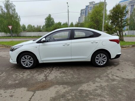 2020 Hyundai Solaris II, белый, 1180000 рублей, вид 3