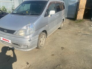 2000 Nissan Serena II (C24), серебристый, 525000 рублей, вид 2