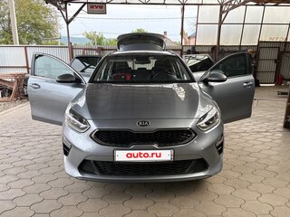 2019 Kia Ceed III, серебристый, 2000000 рублей, вид 3
