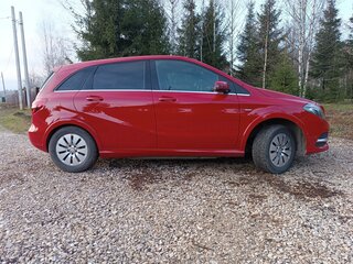 2017 Mercedes-Benz B-Класс 250 e II (W246) Рестайлинг, красный, 1700000 рублей, вид 5