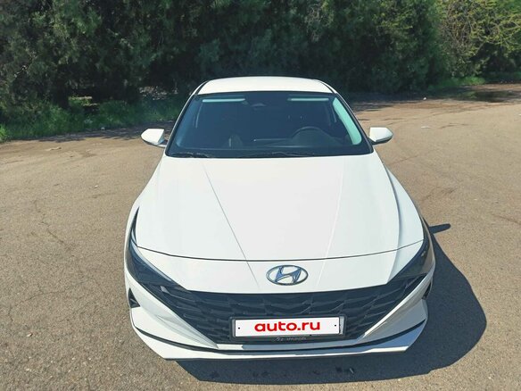 2020 Hyundai Elantra VII (CN7), белый, 1920000 рублей - вид 2