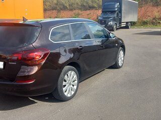 2012 Opel Astra J Рестайлинг, коричневый, 620000 рублей, вид 4