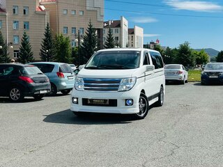 Nissan Elgrand II (E51)