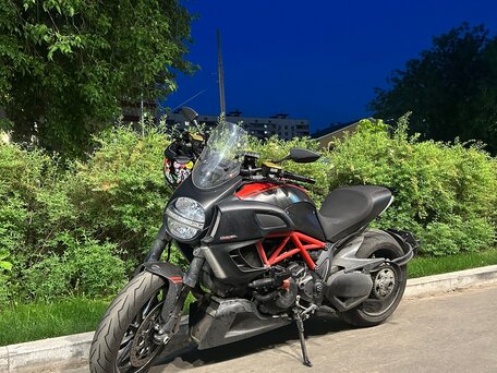 2011 Ducati Diavel Carbon, красный, 800000 рублей, вид 3