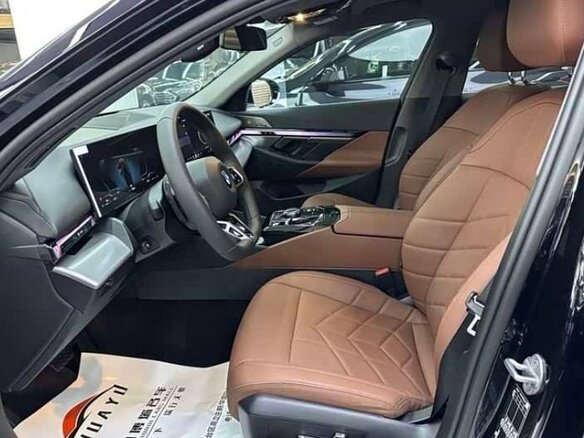 2025 BMW 5 серии 530Li xDrive VIII (G60/G61/G68), синий - вид 6
