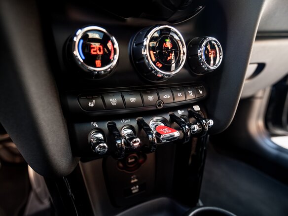 2020 Mini Hatch JCW III (F55/F56) Рестайлинг, чёрный, 3300000 рублей - вид 18