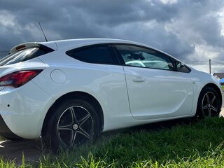 2012 Opel Astra GTC J Рестайлинг, белый, 550000 рублей, вид 4