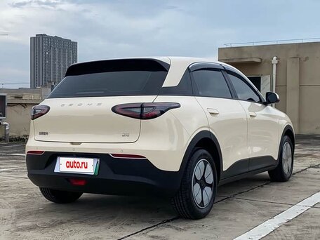 2026 Geely EX2, бежевый, 1780000 рублей, вид 2