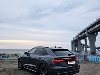 2018 Audi Q8 55 TFSI I (4M), серый, 5500000 рублей, вид 1